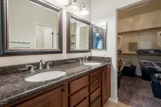 Photo #4: 6075721 Listing