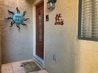 Photo #6: 6075749 Listing