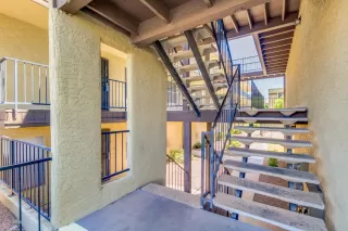 Photo #3: 6075912 Listing