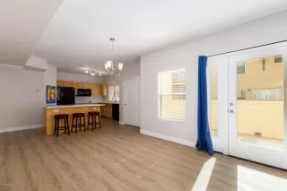 Photo #5: 6075946 Listing