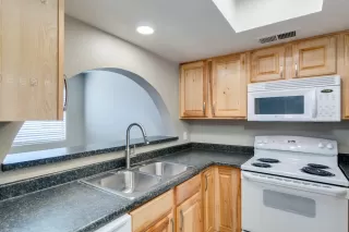 Photo #4: 6076434 Listing