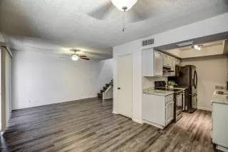 Photo #4: 6076448 Listing 