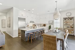 Photo #4: 6076487 Listing 