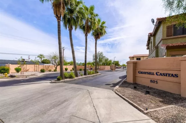 MLS: 6076567 Condo For Sale