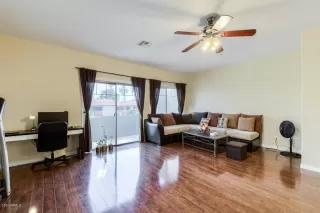 Photo #5: 6076567 Listing