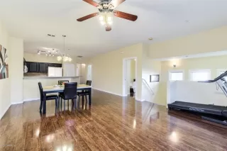 Photo #6: 6076567 Listing