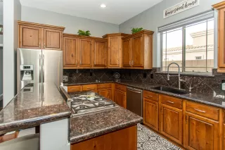 Photo #5: 6077016 Listing