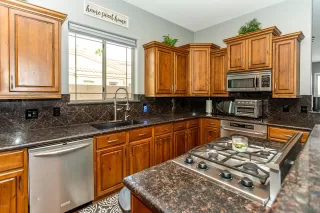 Photo #6: 6077016 Listing