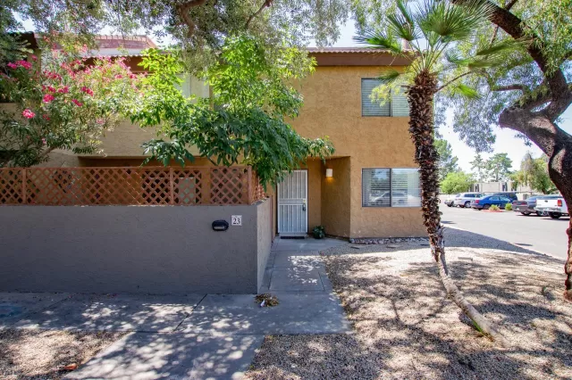 MLS: 6077262 Condo For Sale