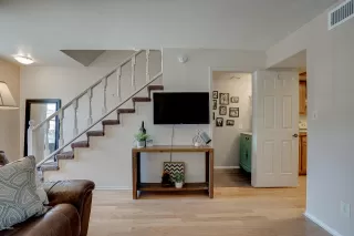 Photo #4: 6077487 Listing