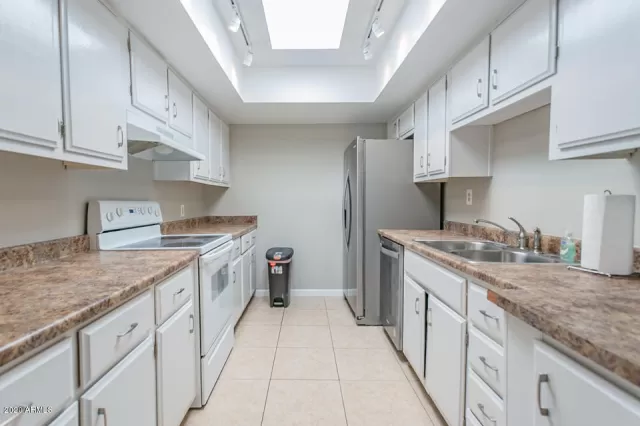 MLS: 6077531 Condo For Sale