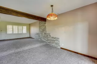 Photo #6: 6077967 Listing