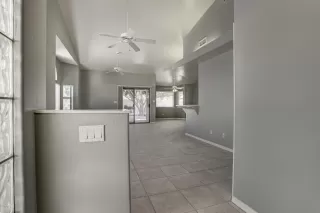 Photo #5: 6078079 Listing