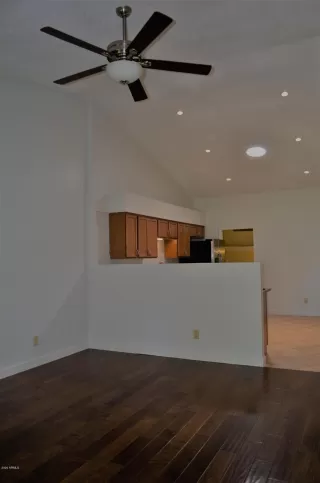 Photo #5: 6078339 Listing