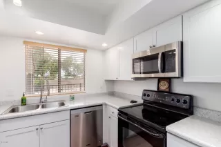 Photo #3: 6078503 Listing