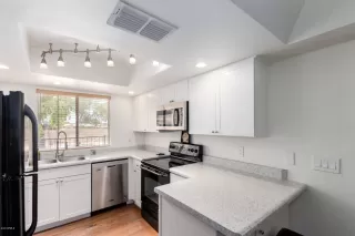 Photo #4: 6078503 Listing