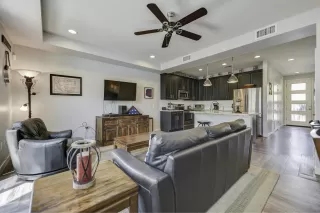 Photo #4: 6078509 Listing