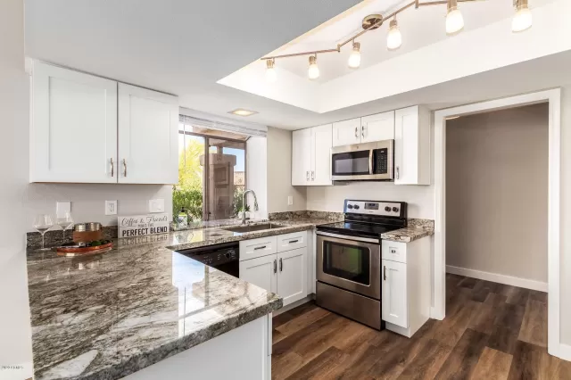 MLS: 6078533 Condo For Sale