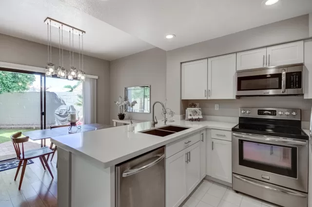 MLS: 6078535 Condo For Sale