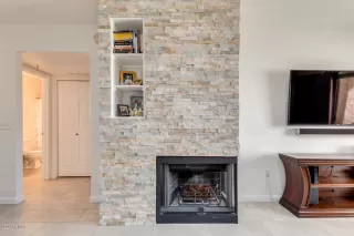 Photo #5: 6078556 Listing