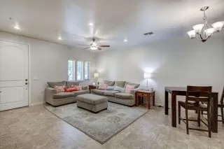 Photo #6: 6078570 Listing