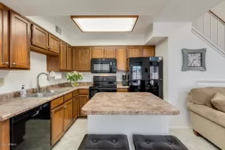 Photo #3: 6078920 Listing