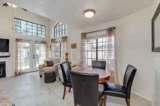 Photo #5: 6078920 Listing