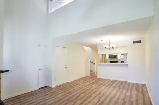 Photo #5: 6078927 Listing