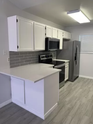 Photo #5: 6078991 Listing