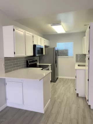 Photo #6: 6078991 Listing