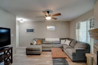 Photo #5: 6080385 Listing