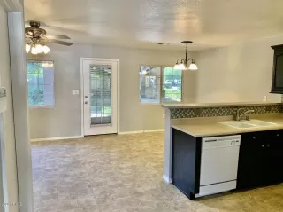 Photo #5: 6080748 Listing 