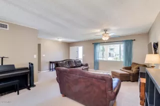 Photo #5: 6080840 Listing