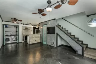 Photo #2: 6081340 Listing