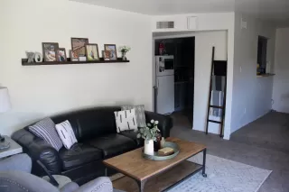 Photo #5: 6081393 Listing