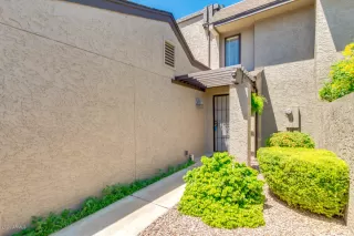 Photo #5: 6081417 Listing