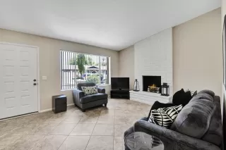 Photo #5: 6081546 Listing 