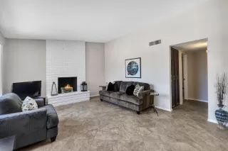 Photo #6: 6081546 Listing 