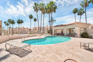 Photo #2: 6081608 Listing