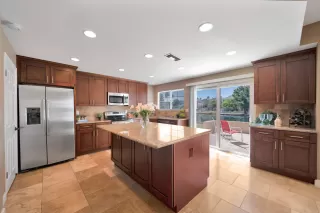 Photo #4: 6081608 Listing