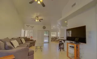 Photo #3: 6082180 Listing