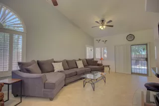 Photo #4: 6082180 Listing