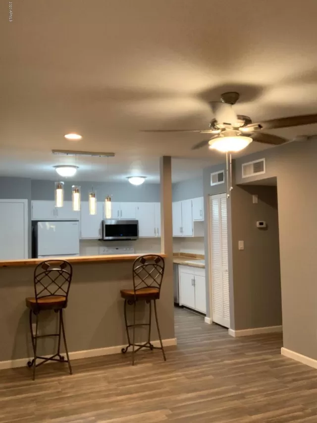 MLS: 6082418 Condo For Sale