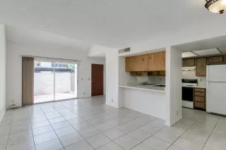 Photo #6: 6082829 Listing