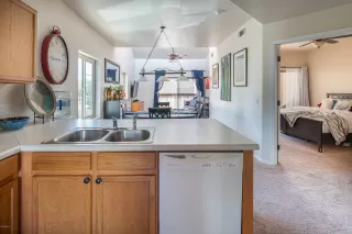 Photo #5: 6082888 Listing