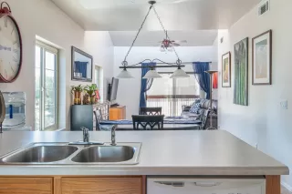 Photo #6: 6082888 Listing