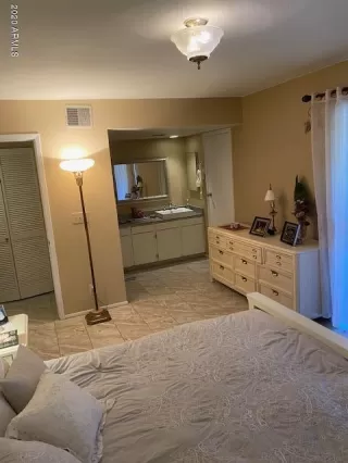 Photo #4: 6083207 Listing 