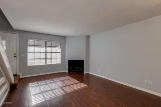 Photo #4: 6083325 Listing