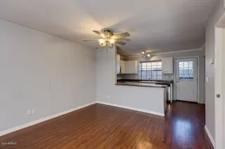 Photo #5: 6083325 Listing