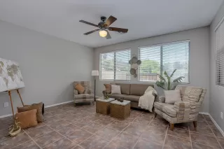 Photo #4: 6083436 Listing